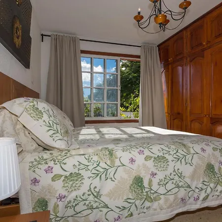 Almendros Holiday home *