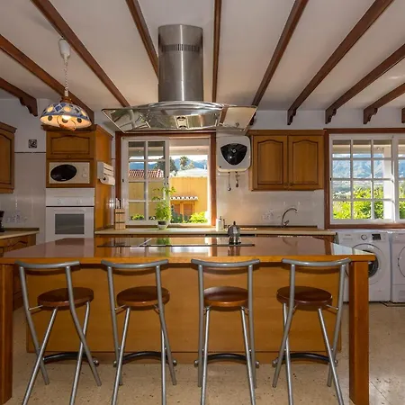 Almendros Holiday home *